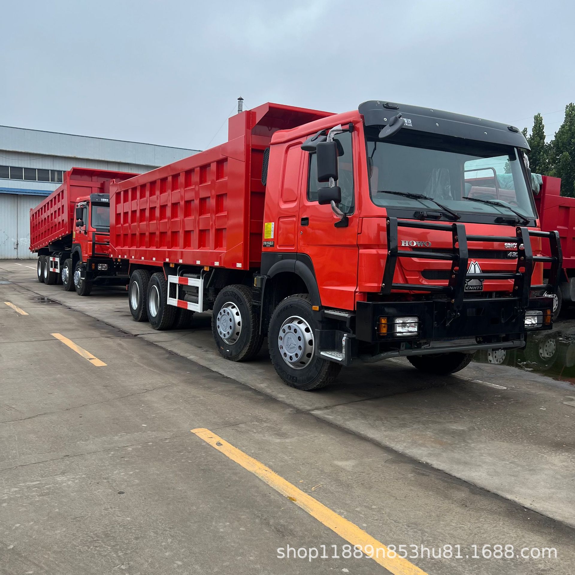 Export Heavy-Duty Howo Dual-Drive Tractor Truck, 371 Horsepower, Front Four-Wheel Drive, Rear Eight-Wheel Drive Heavy Truck, Howo Dump Truck