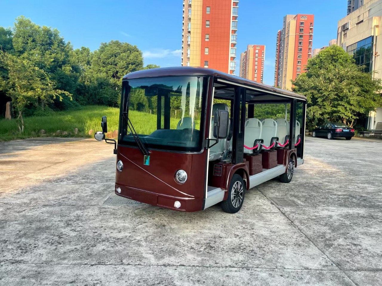 14 Seats Electric Sightseeing Car, Semi-Enclosed Scenic Spot Tour Sightseeing Car