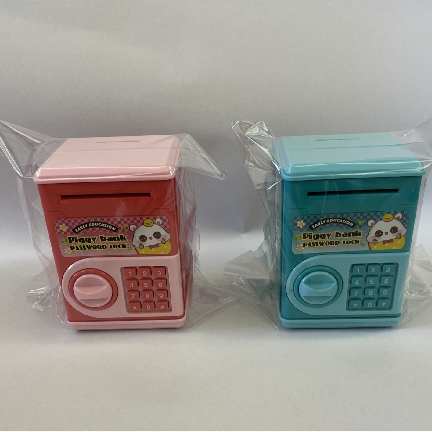 Копилка с паролем, в виде ракеты, для хранения