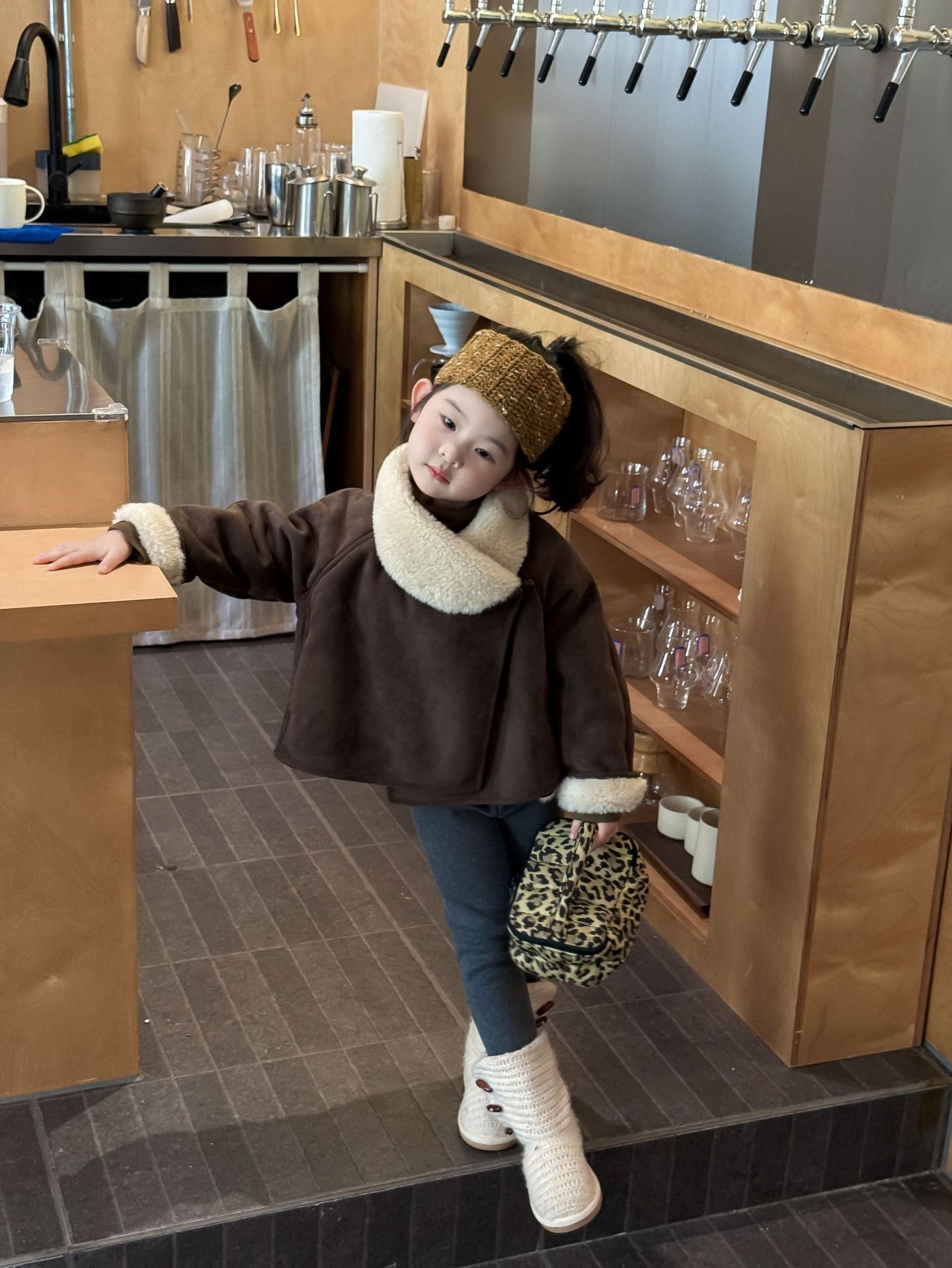 2025 New Winter Children's Clothing Korean Style Children's Clothing Girls' Suede Composite Lamb Wool Jacket Large Lapel Jacket