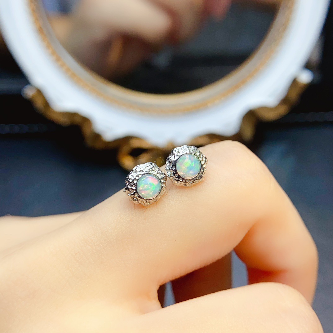 New natural opal earrings S925 silver inlaid main stone 4*4mm Joker net red explosions women's jewelry wholesale