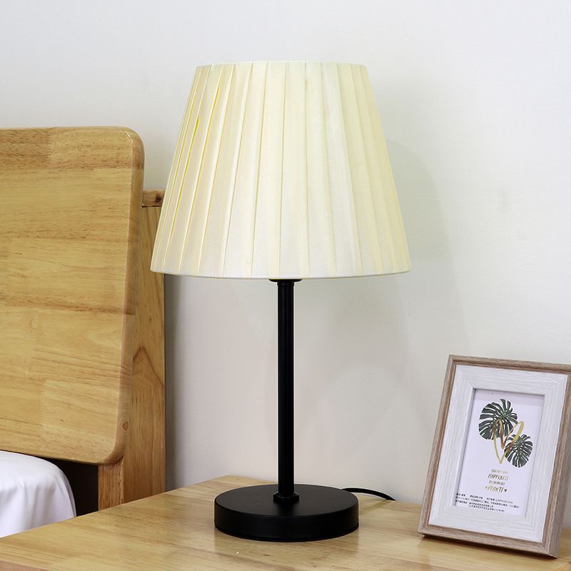 Bedroom Bedside Lamp Net Red Light Girl's Heart Nordic Retro Table Lamp Decoration ins Girl's High-value Nightlight