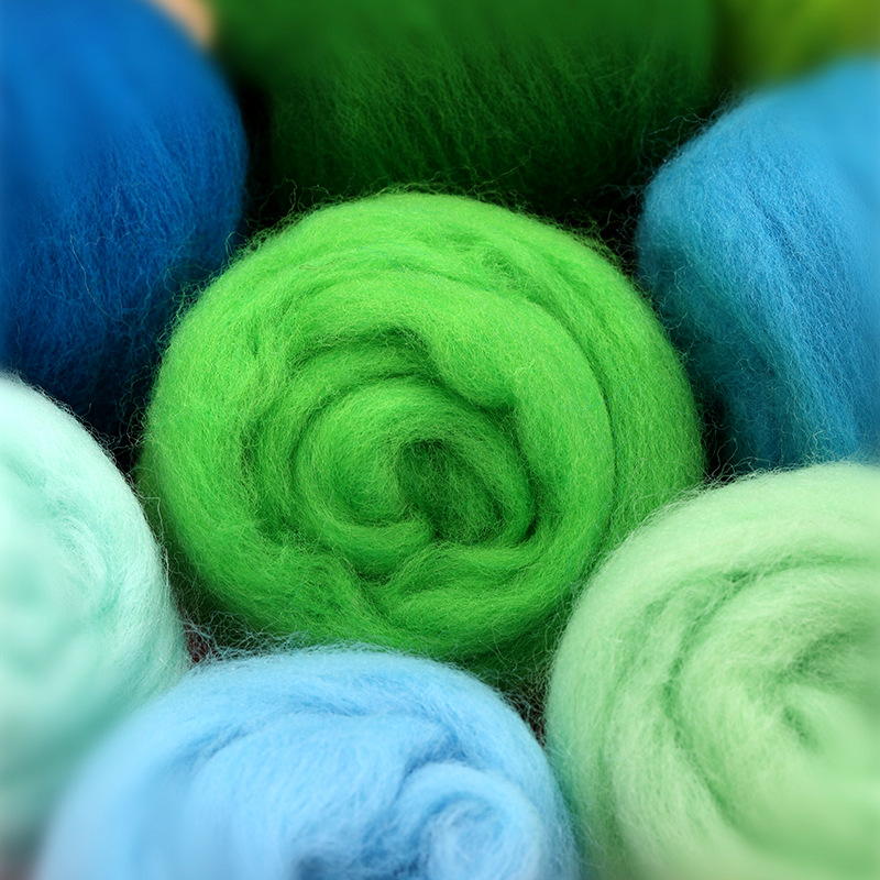 Cross-border hot-selling spring wool 10g wool felt poking material multi-color wool strip needle felt wet felt poking
