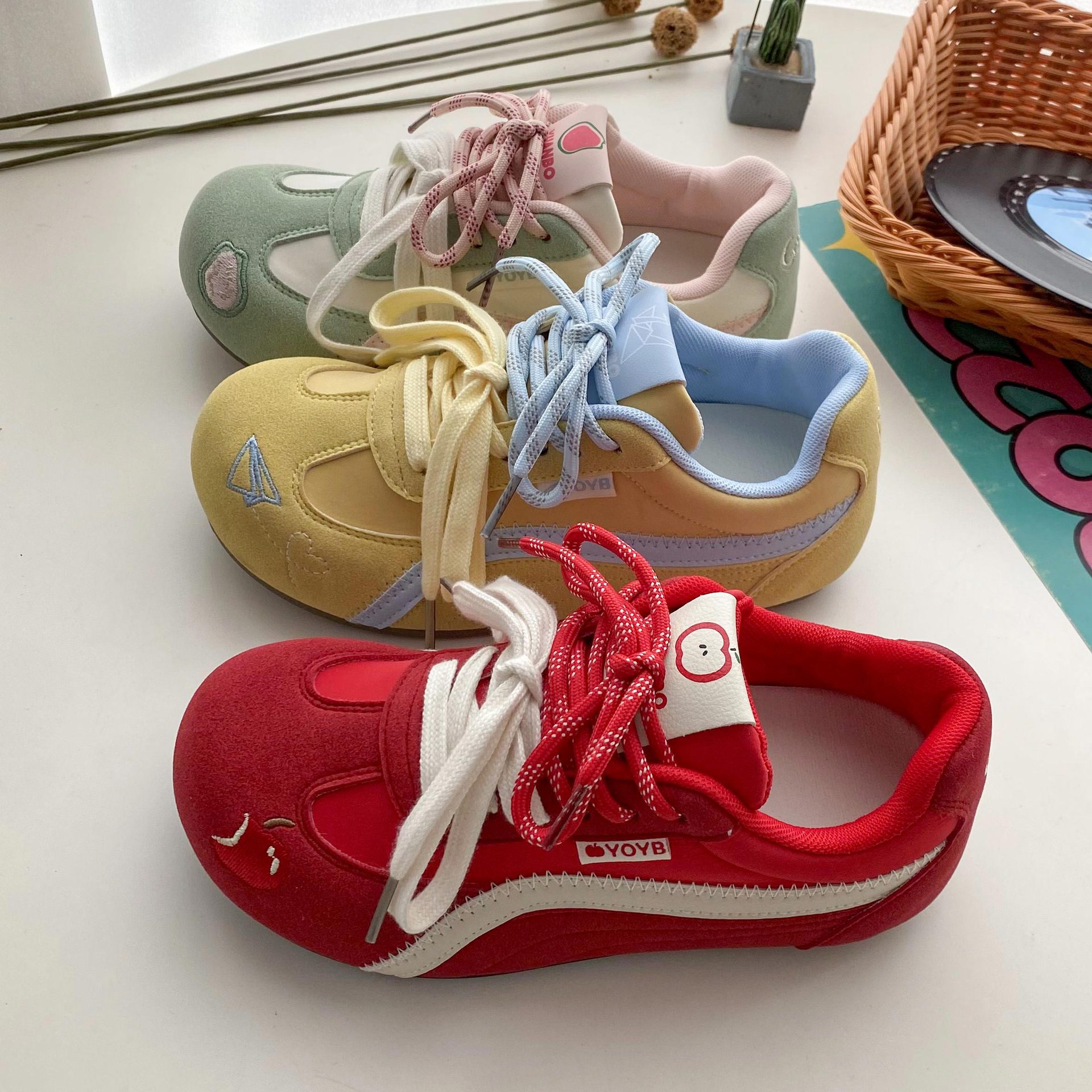 Кроссовки Apple красные с тонкой подошвой гоночные 2025 весна универсальные цветные повседневные мягкосоленные моральные тренировочные обувь N2207