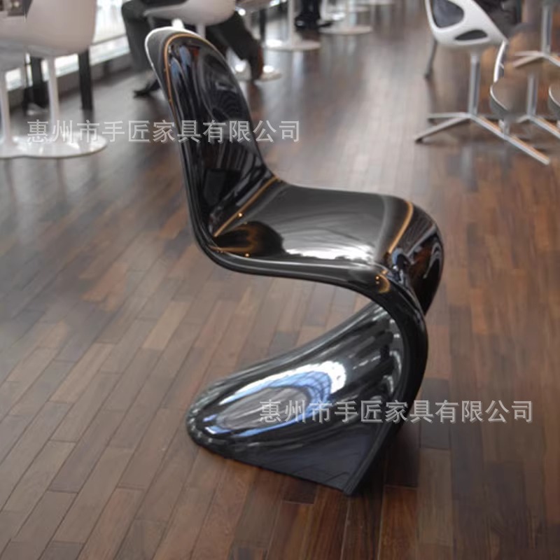 Creative Fiberglass Electroplated Pan Dong Chair Model House Villa Personalized Art Resin Electroplated S-Shaped Single Chair