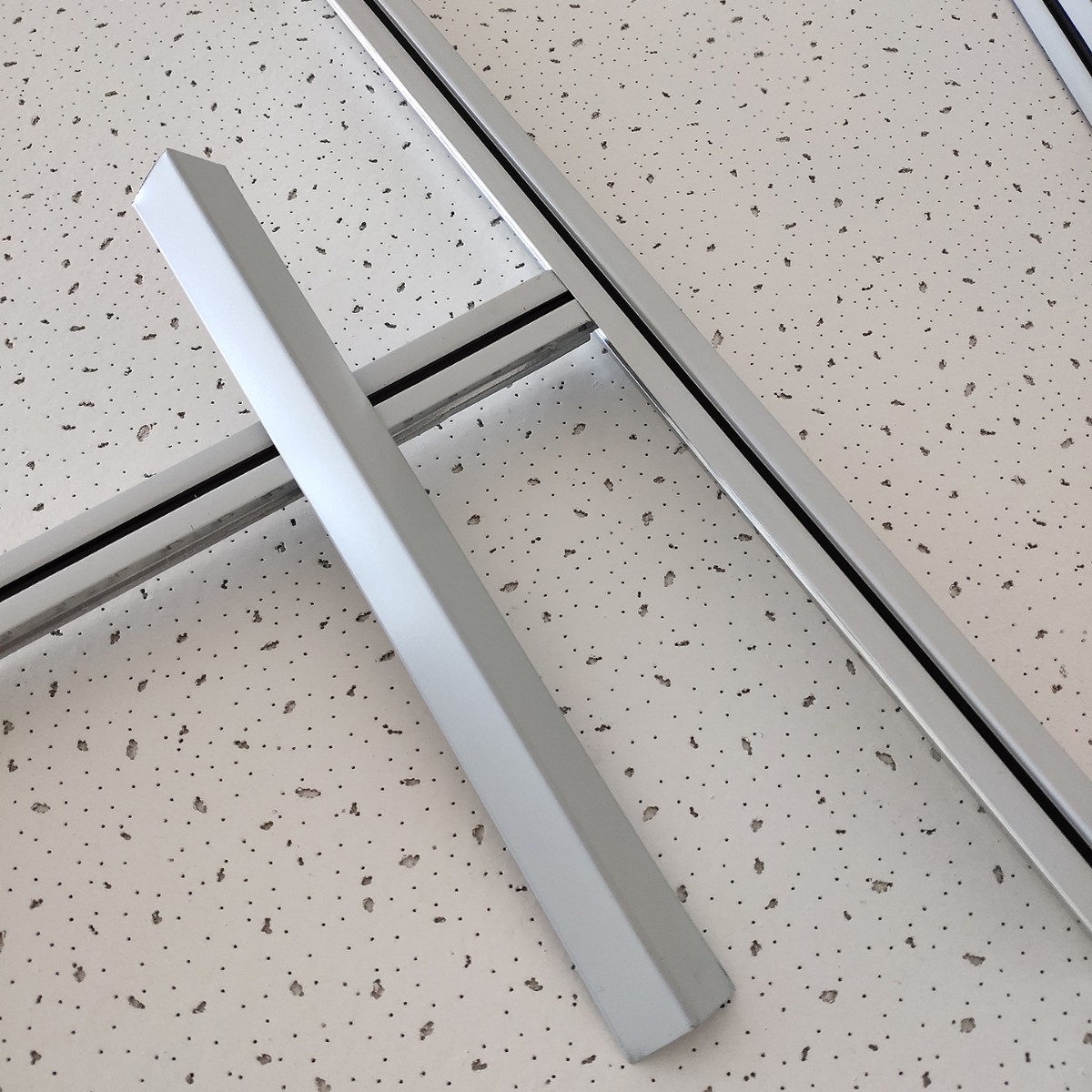 Mineral Wool Board Ceiling Soundproofing Board Moisture-Proof 60X60X1200 Mineral Wool Board Hospital Office Factory