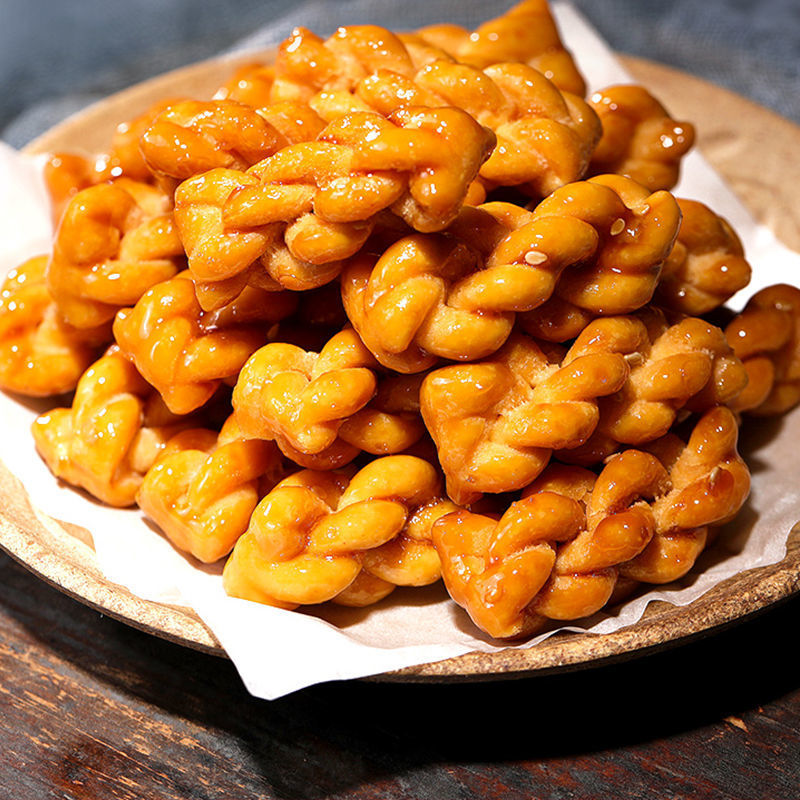 Small twist snacks brown sugar honey pepper salt crisp crisp twist net red snack food whole box independent packaging wholesale