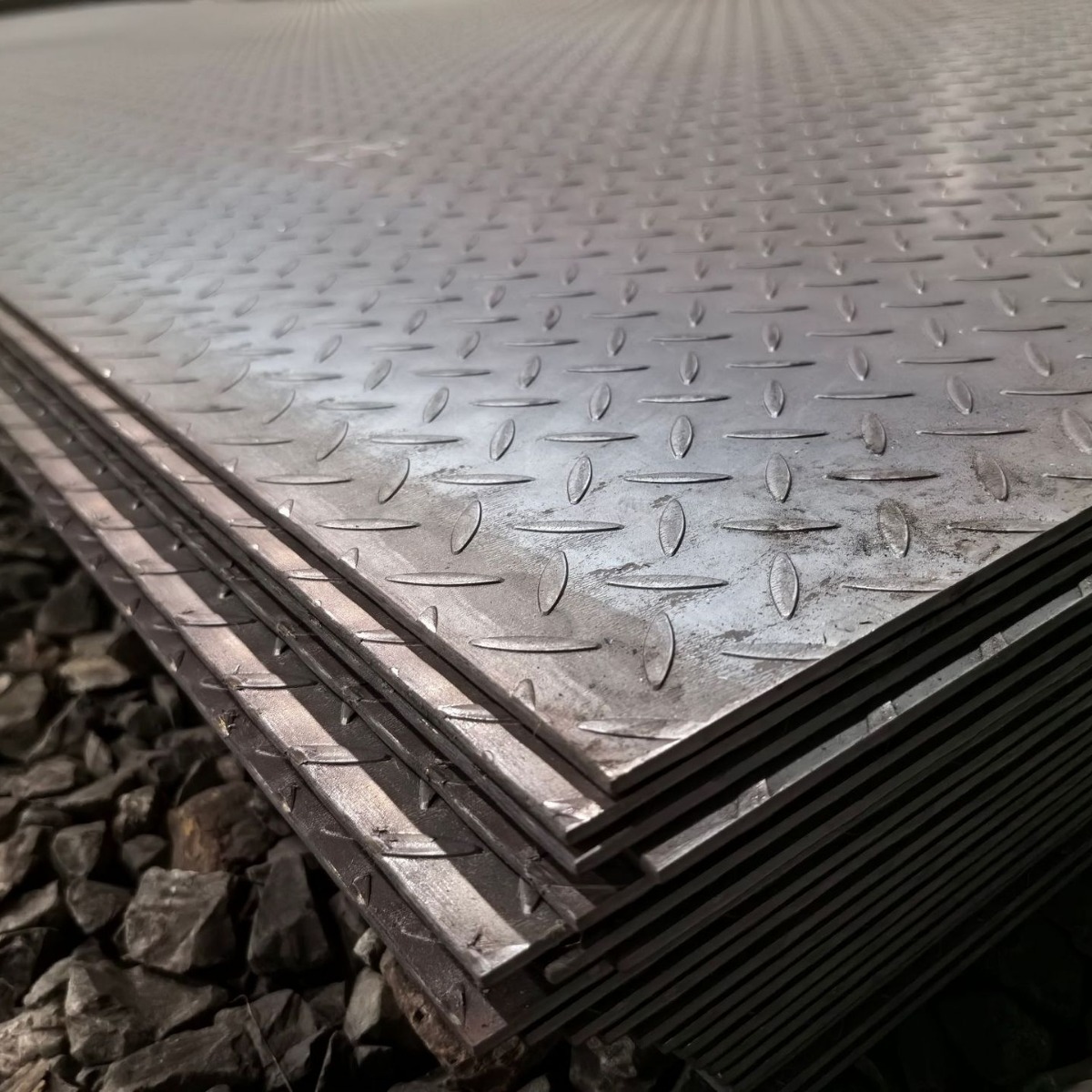 Pattern Plate Spot Steel Plate Q235B Anti-Slip Stair Steps Galvanized Machine Processing Cutting Galvanized Anti-Slip Wear-Resistant