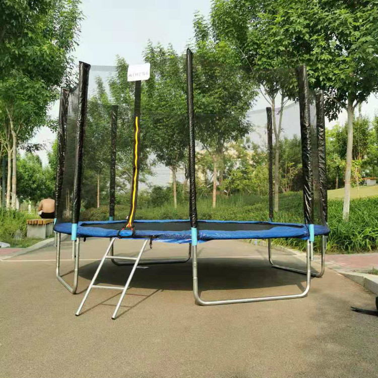 Source Factory Customized Children's Trampoline Outdoor Amusement Facilities Jumping Bed Park Large Entertainment Trampoline Bungee