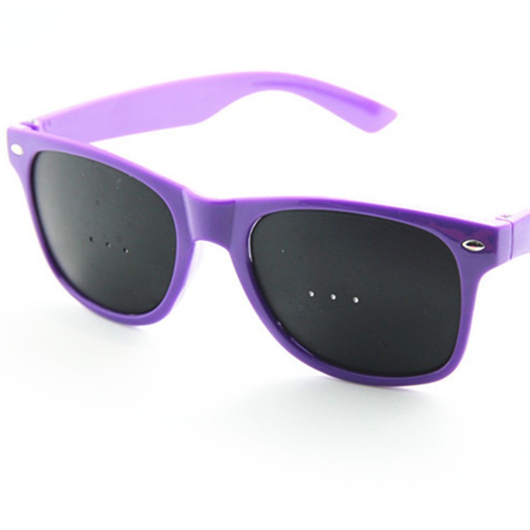 The new three-hole glasses pinhole glasses genuine certification guarantee to adjust all kinds of bad Vision Factory wholesale