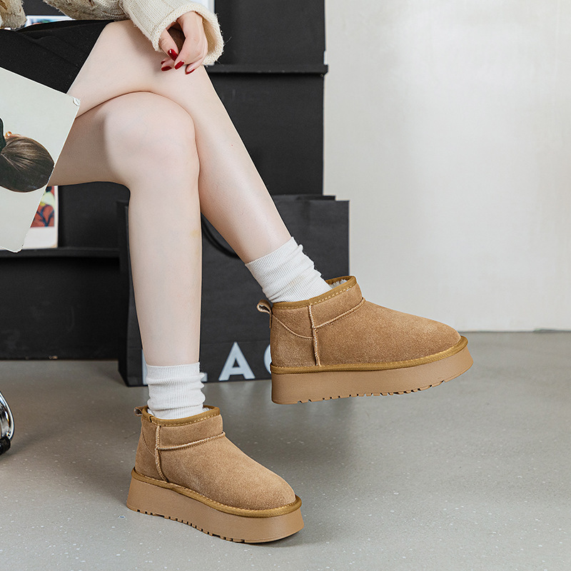 Women's Snow Boots 2026 Winter New Style Anti-Wool Thick-Soled Cotton Boots Outdoor Versatile Warm Short Leather Boots for Women