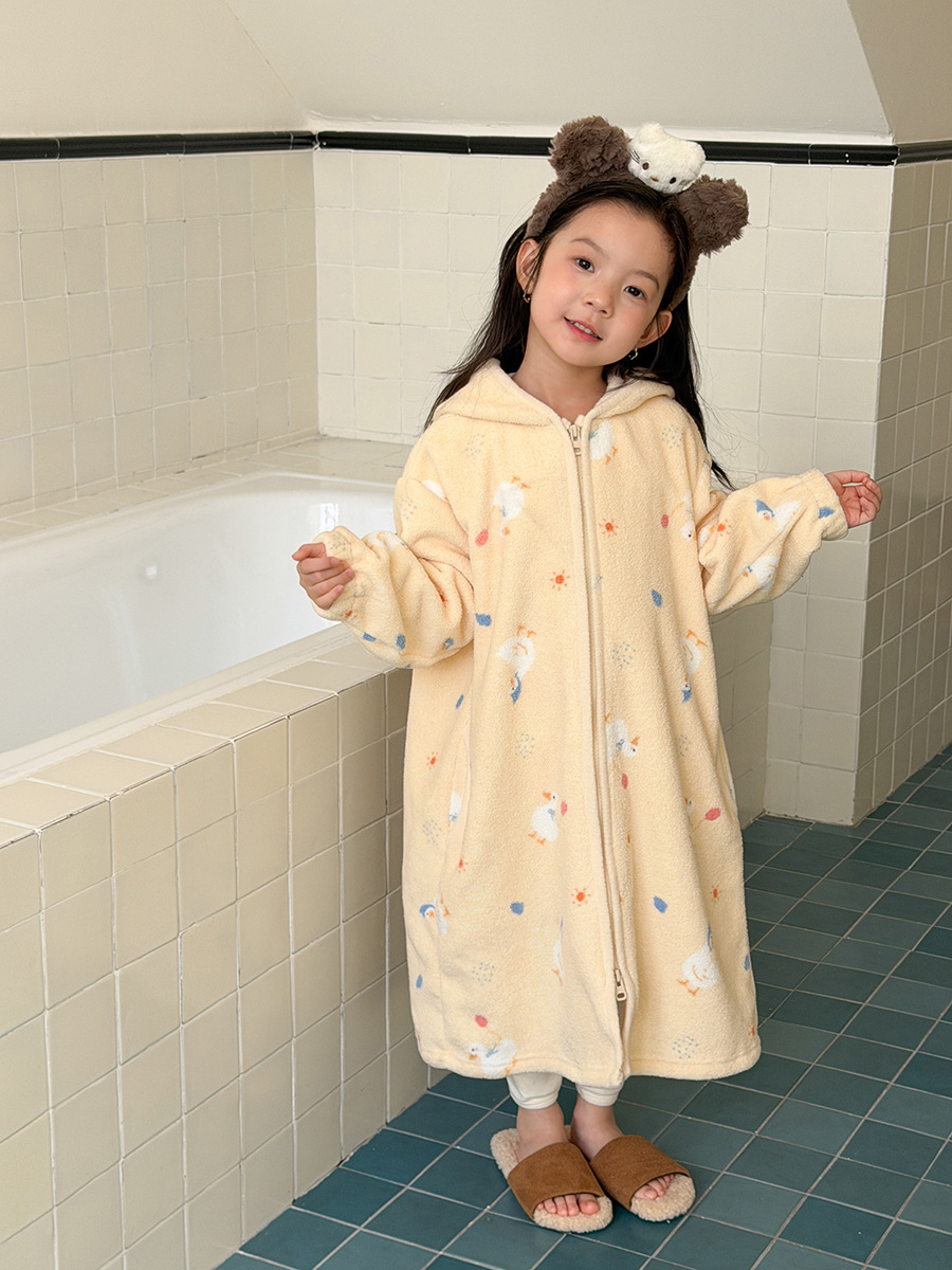 Aimobeibei Children's Cartoon Cute Warm Polka Dot Pajamas Double-Sided Snowflake Coral Fleece Hooded Robe Loungewear