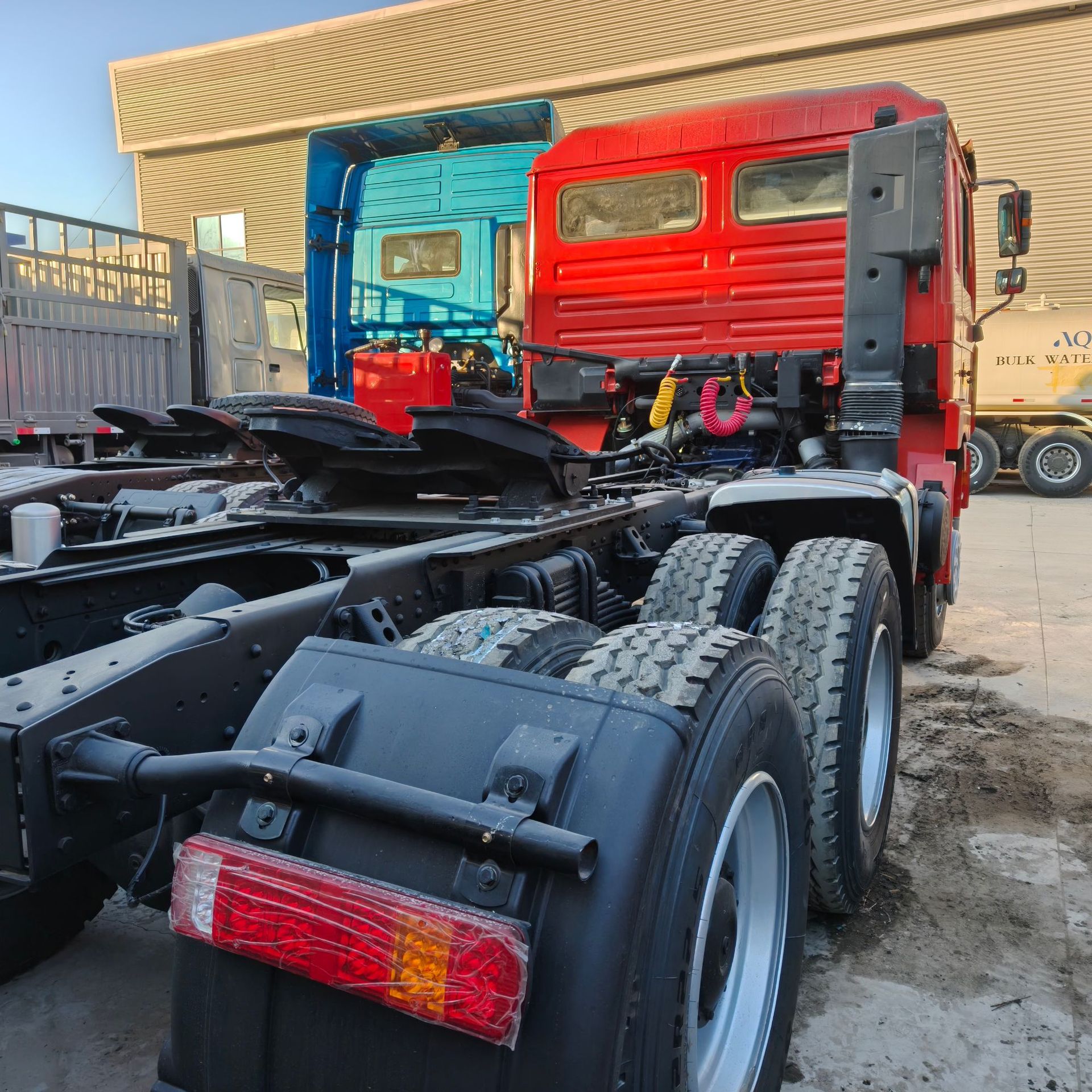 Foreign Trade Export Second-Hand Shaanxi Delong Heavy-Duty Truck Head Semi-Trailer Tractor 6X4 Engineering Vehicle 430 Horsepower Heavy Truck