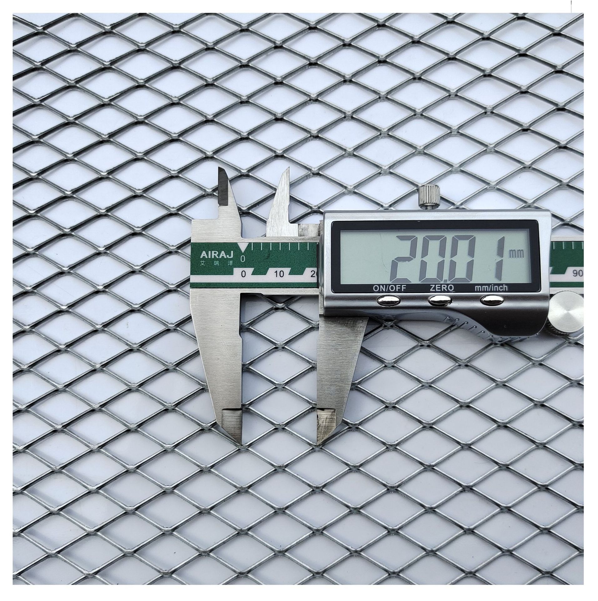 A Large Amount of Spot Stamped Diamond Mesh Iron Mesh Edge Mesh Shelf Back Mesh Partition Wire Mesh Filter Sound Insulation Aluminum Mesh