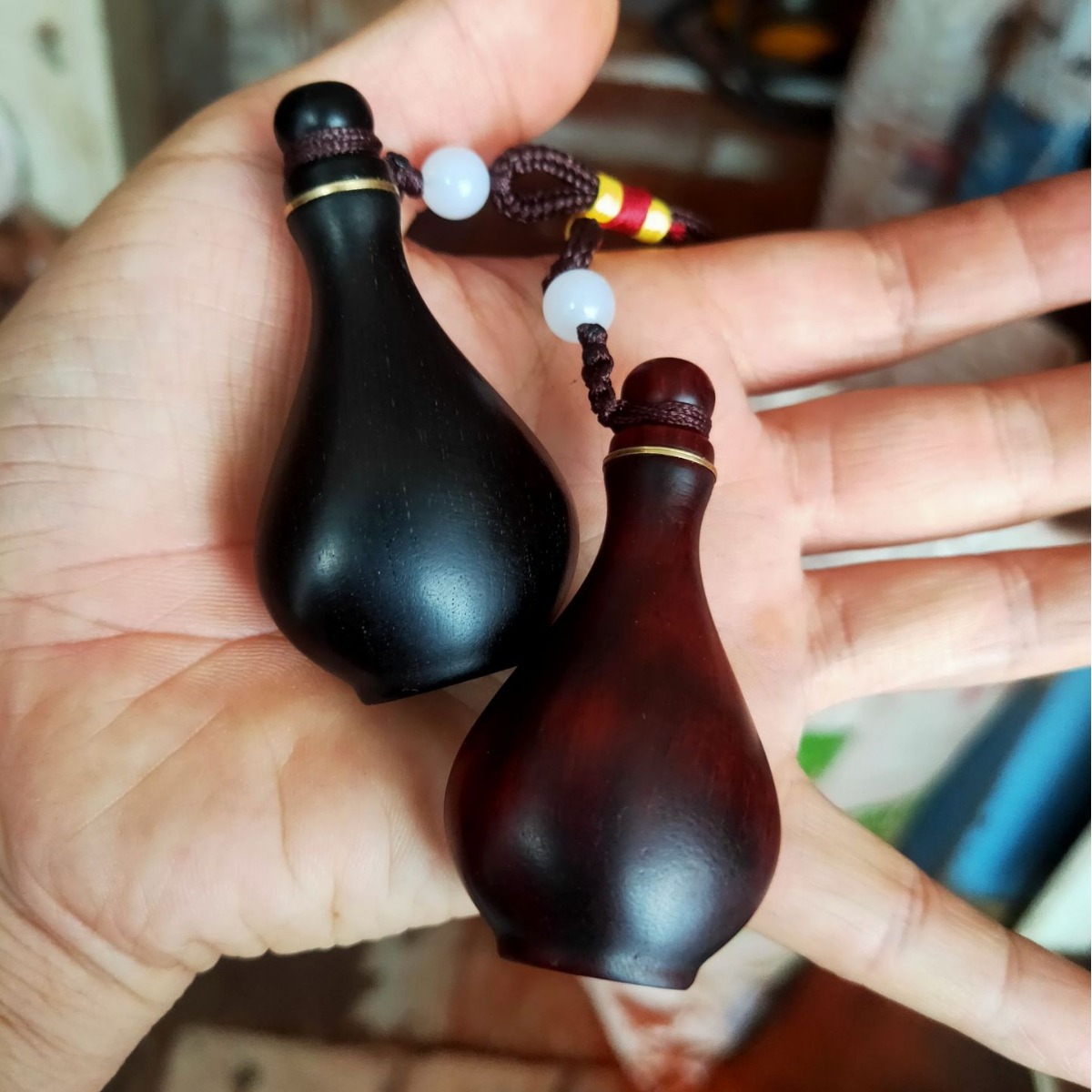 High-Density Rhinoceros Horn Rosewood Ebony Purple Sandalwood Vase Snuff Bottle Handle Piece