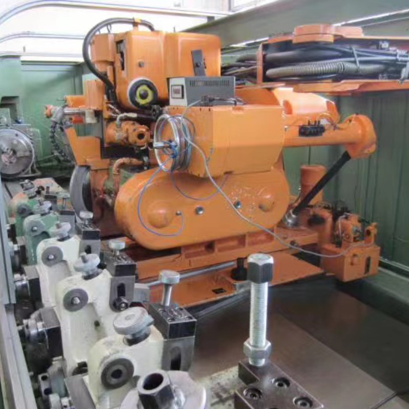 Supplying the Uk Matrix Production 5.2m Hand Thread Grinding