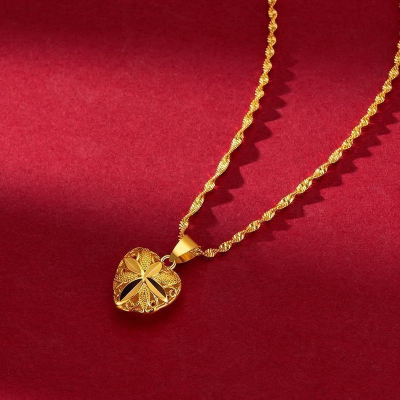 Love four-leaf clover imitation sand gold necklace women gold-plated senior ladies necklace peach-shaped four-leaf clover Yiwu wholesale