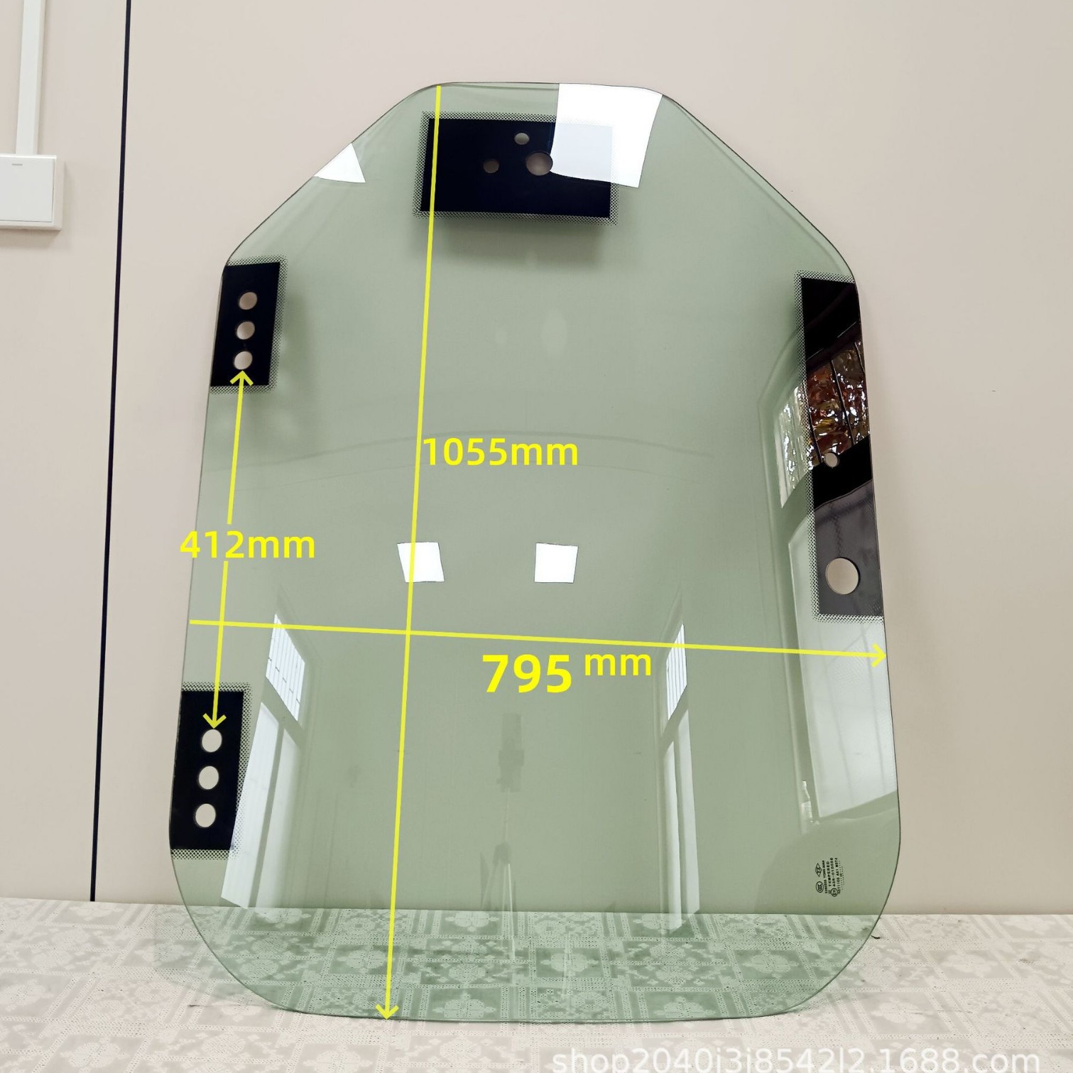 Переднее ветровое стекло экскаватора Bobcat, закаленное стекло