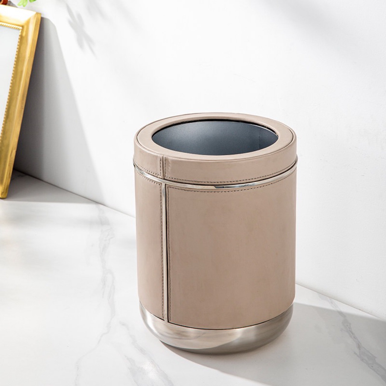 Stainless Steel Leather Trash Can Simple Model Room Accessible Luxury 2024 New Living Room Bedroom Large Capacity Bucket Storage