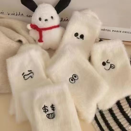 Socks Women Autumn and Winter Velvet Autumn and Winter fleece-lined Thickened Mid-barrel All-match White Furry Small Eyes Piled Socks Floor Socks