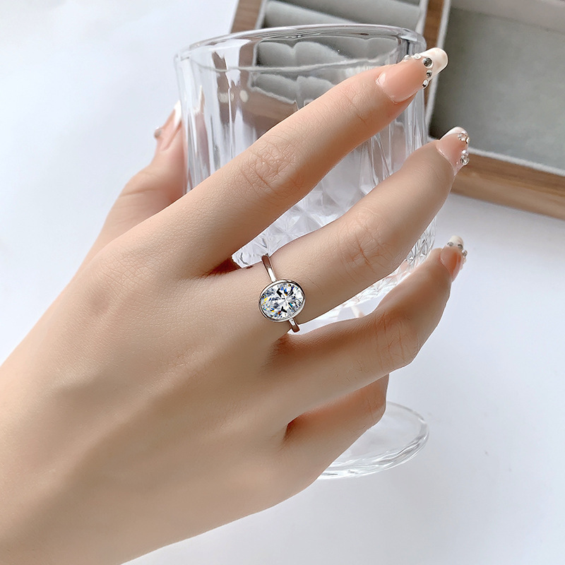 Cross-Border Supply S925 Silver Plated 18K Gold Classic Oval 2 Carat Egg-Shaped Moissanite Simple High-End Women's Ring