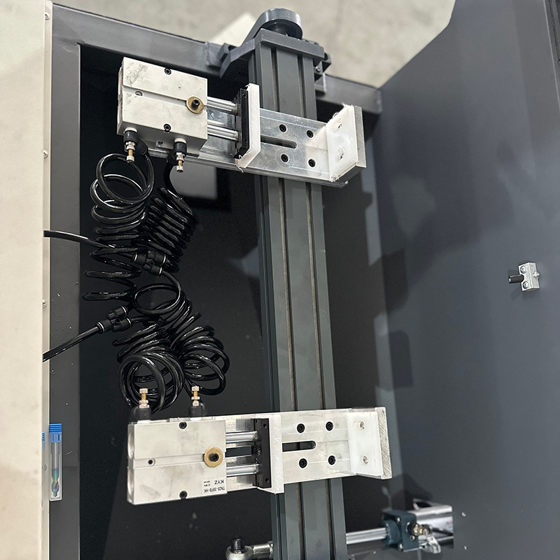 Factory Direct Sales Fully Automatic 800 Cnc Drilling and Milling Machine for Broken Bridge Aluminum Doors and Windows Lock Hole Slot Aluminum Profile Drilling and Milling Machine