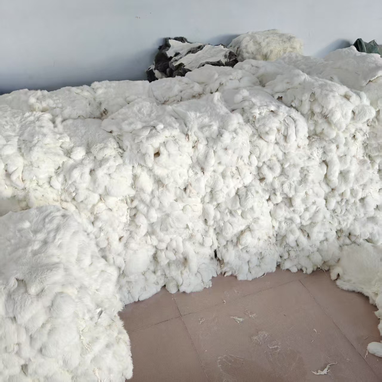 Whole Piece of Original Color Rabbit Skin, Handmade DIY Clothing Knee Pads, Cushions, Decorative Fur Accessories, Source Factory