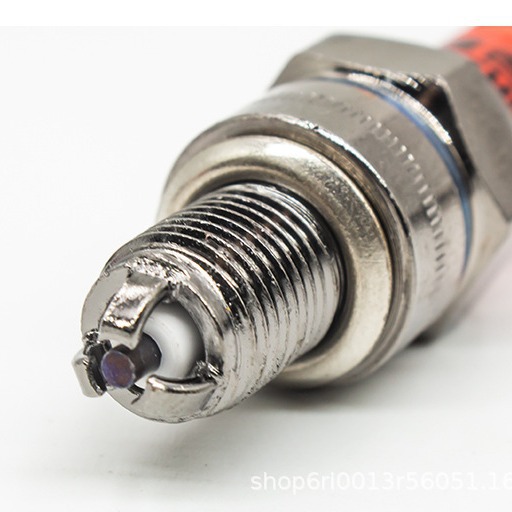 Motorcycle spark plug pedal curved beam car 70/110/125/150 burner D8TC/A7TC three-jaw spark plug