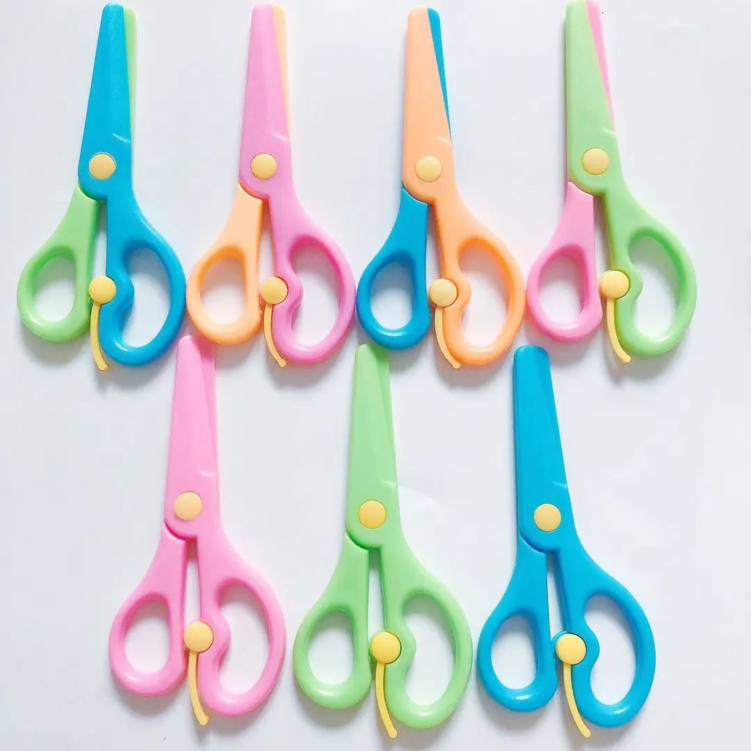 Children's Scissors Handmade Plastic Round Head Primary School Students Kindergarten Art Paper Cutting DIY Toys Safe Portable Stationery