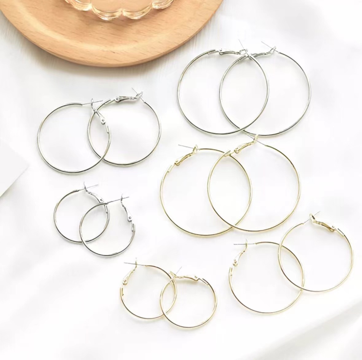 Новые серьги с заколкой, уникальный нишевый дизайн, экстравагантные большие серьги-кольца оптом