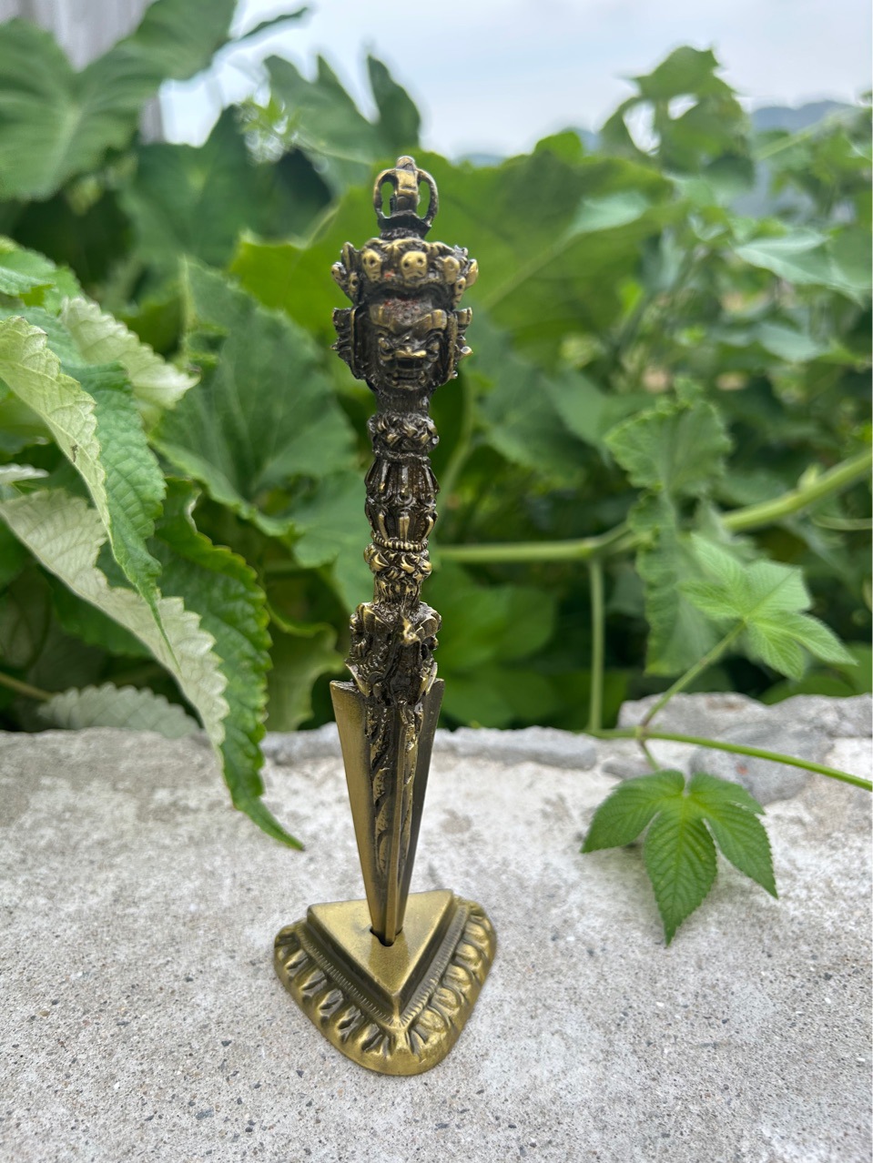 О ornaments Ruth Diamond Pestle Xizang Tantra Puba King Kong Prong магический пестик инструмент медный сплав основание высота 17 см