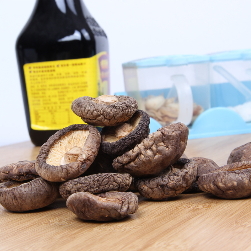 Wholesale Dried Shiitake Mushrooms, Organic Dried Shiitake Mushrooms, Thick-Fleshed Mushrooms, Specialty from Dabie Mountain, Poverty Alleviation, Direct Delivery from the Place of Origin