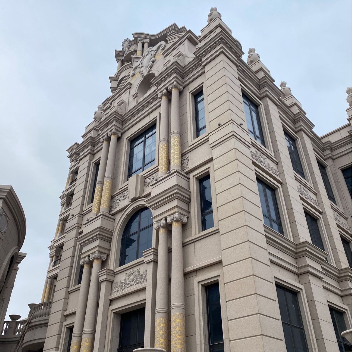 Индивидуальная продажа каменной резьбы Хуи'Ан, архитектурный камень для внешней стены, сухая установка, каменной забор для виллы