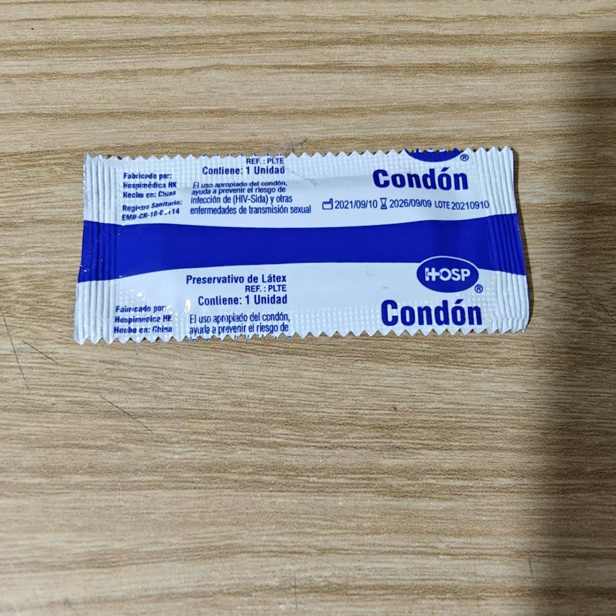 English Long-Packaged Condoms, Ultra-Thin Large Oil-Volume Condoms, Foreign Trade Cross-Border E-Commerce Gifts, Family Planning Supplies