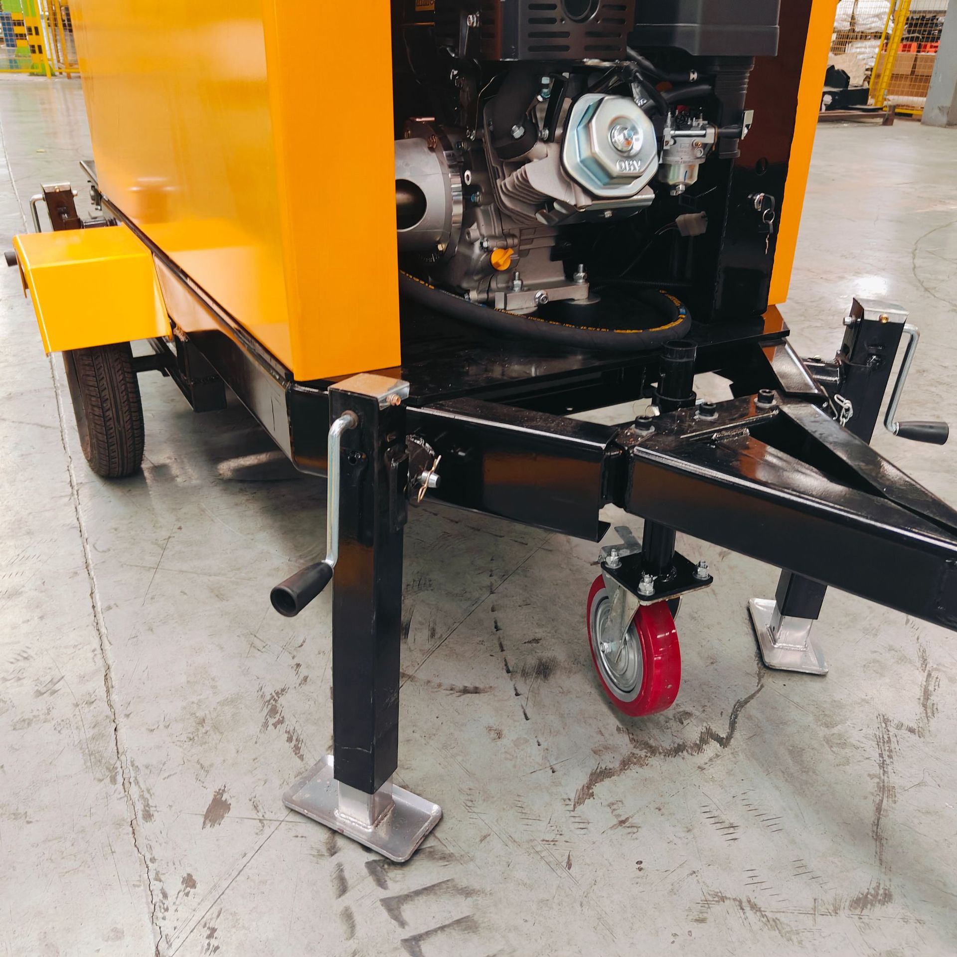 New Trailer-Mounted Hydraulic Crusher, Small Crusher for Mining Stone, Traction-Type Engineering Stone Crusher