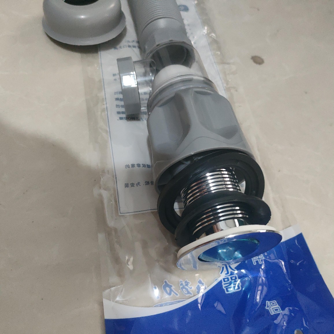 Horizontal and Vertical Drain ASh Electroplating Dual-uSe Drain S Electroplated Gray Dual-uSe Flip-up BruShed Dual-uSe Drain Line