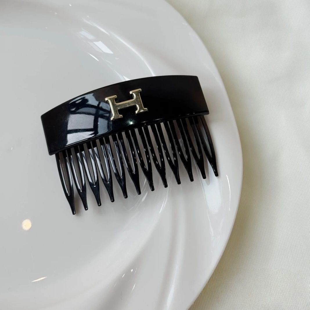 Korean Fashion Letter H Inverted Comb 2025 New Style Forehead Bangs and Back of Head Broken Hair Finishing Hair Comb Hair Accessories New
