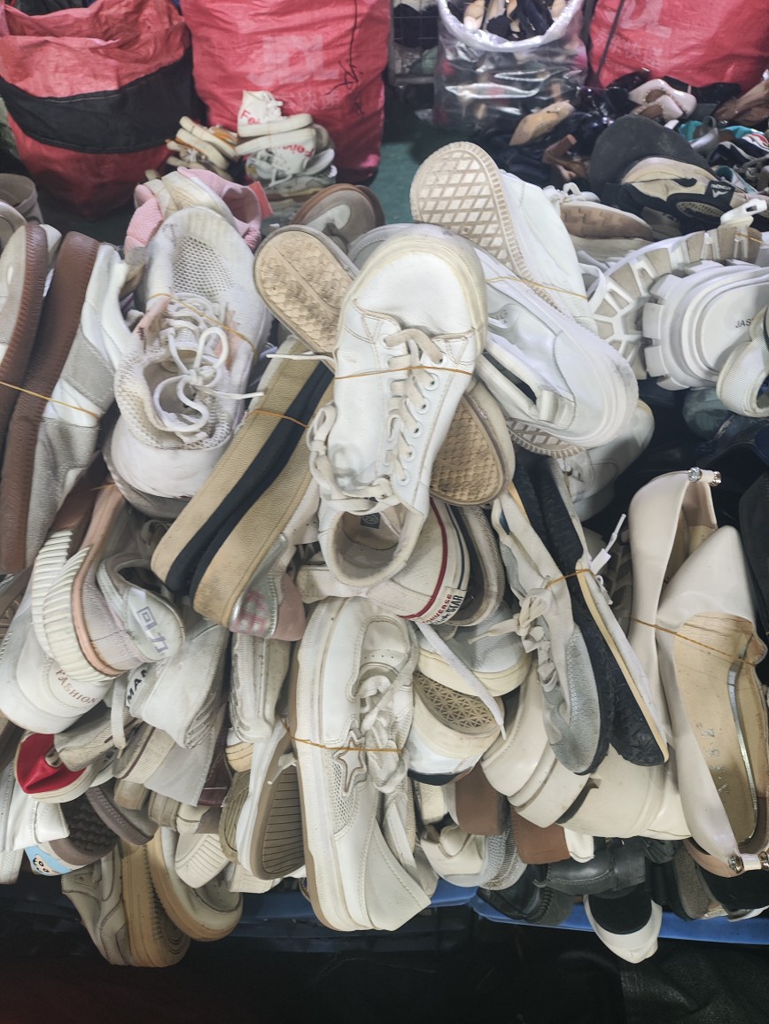 Used Shoes Old Export to Africa and Southeast Asia Professional Sorting and Shipping Clearance One-Stop Service Used Shoes