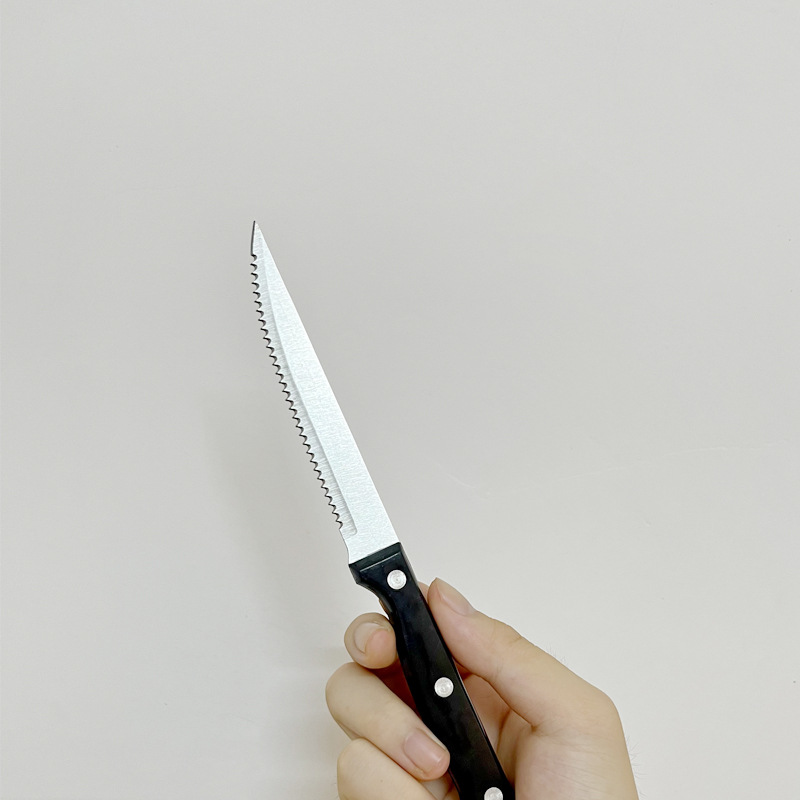 Hot-selling Serrated Steak Knife Stainless Steel Steak Cutting Knife Hotel Western Restaurant Special Food Supply Knife Plastic Handle
