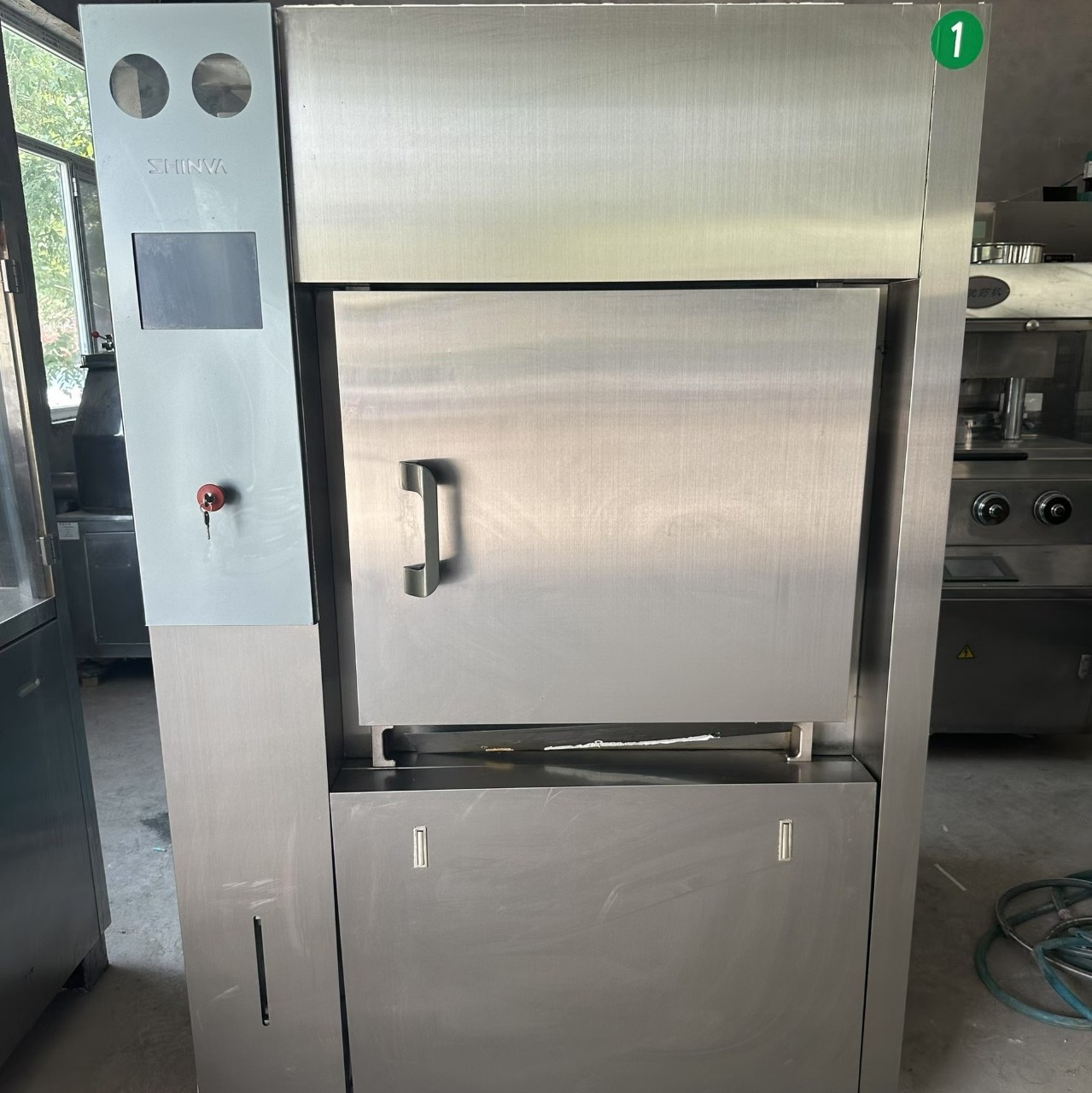 Б/У стерилизационный шкаф Шаньдун Синьхуа с импульсным вакуумом 0.36 куб. м на продажу