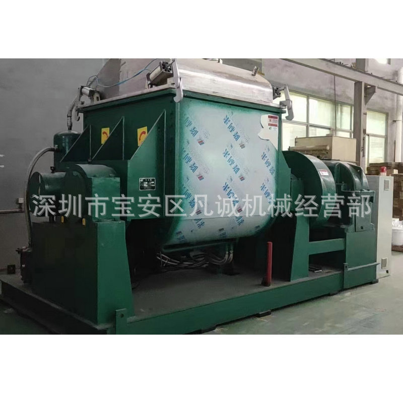 Manufacturers sell 3000 liters silicone kneading machine vertical vacuum kneading machine large stainless steel electric heating kneading machine