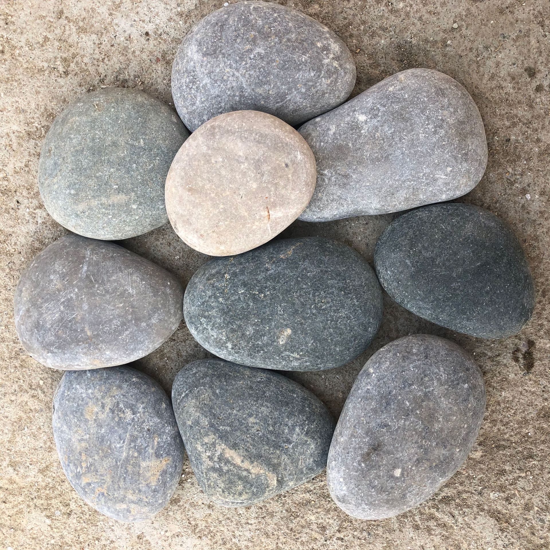 Large wholesale children hand-painted stone creative painting stone polishing painting stone water grinding polishing painting Stone