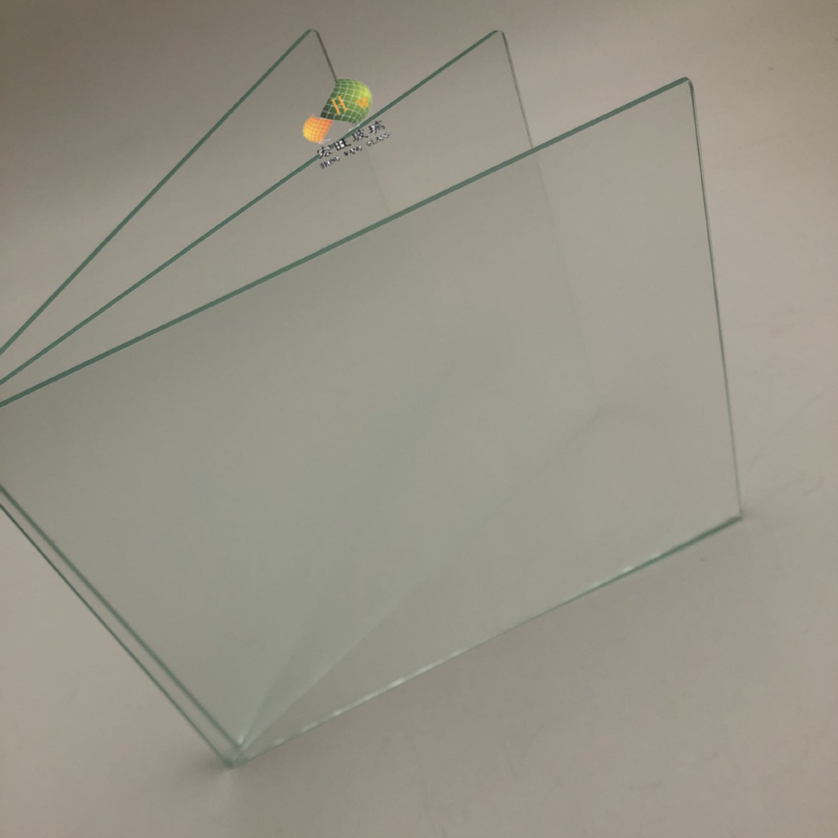 Дунгуань 1мм ультратонкое травленое серебряное стекло, травленое серебряное стекло для химических процессов, закаленное стекло от завода