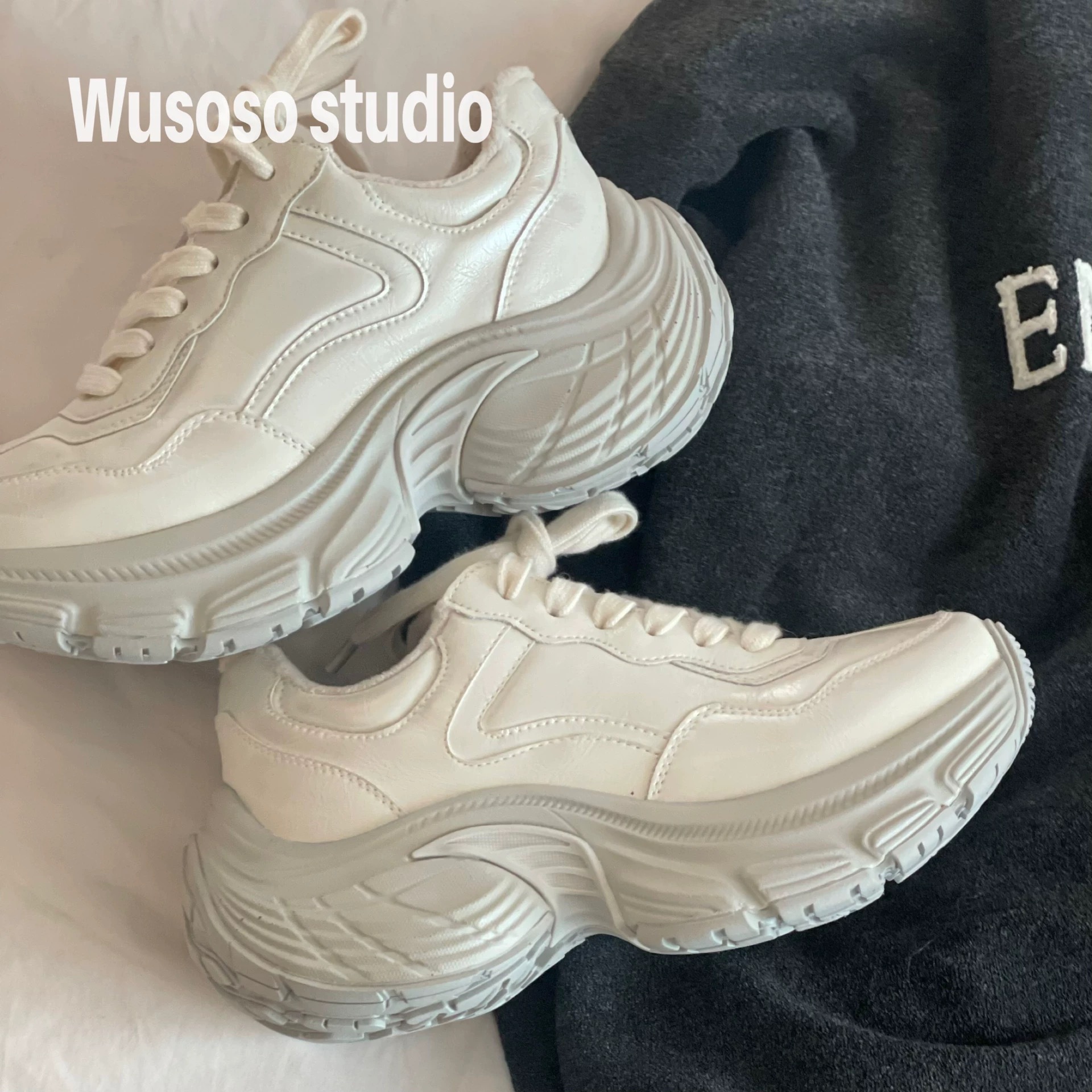 Super Popular Leather-Covered Foot-Showing Daddy Shoes for Women 2024 Autumn and Winter New Retro Hong Kong Style Thick-Soled Running Sneakers