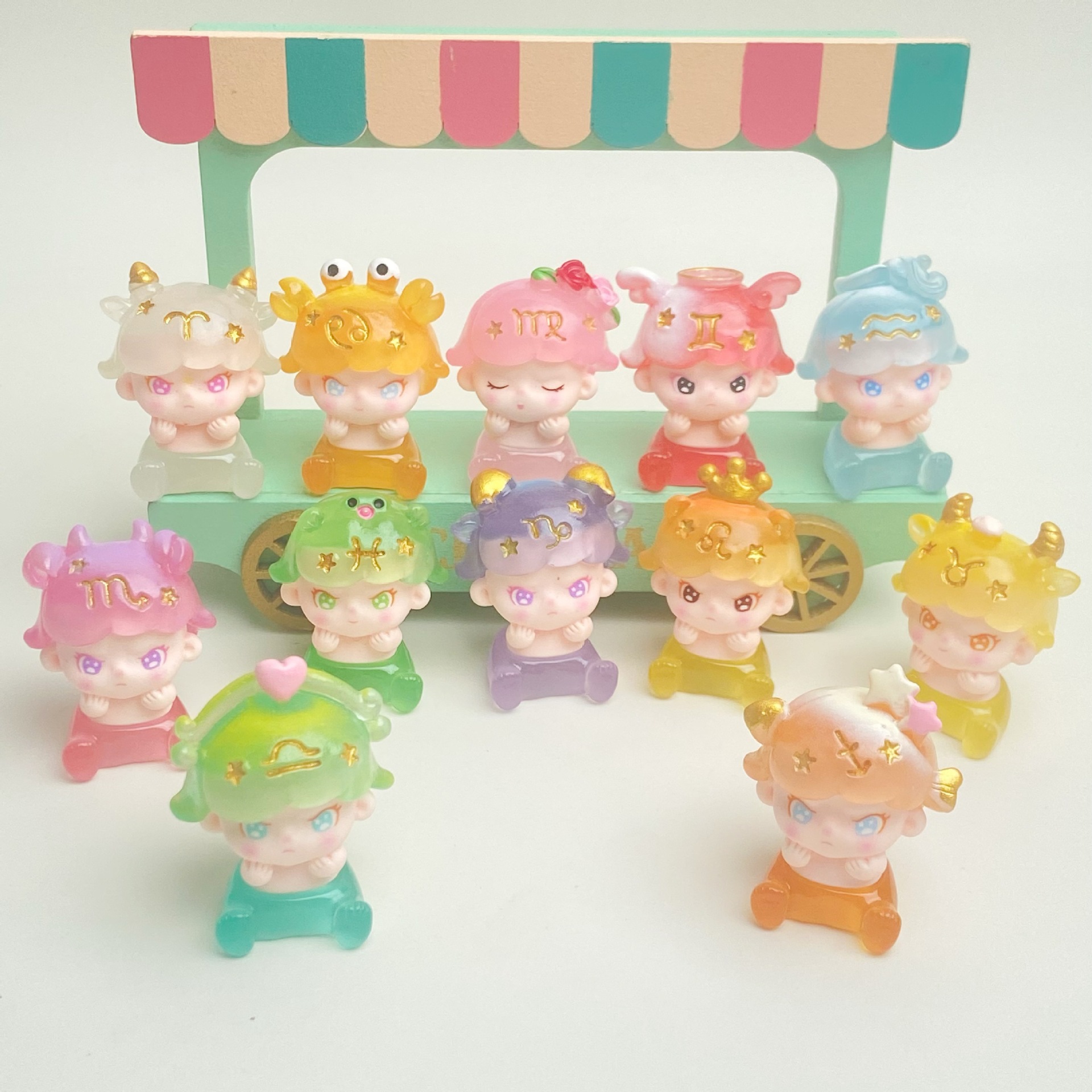 Милые двенадцать знаков зодиака градиентные светящиеся смоляные маленькие украшения креативные мультяшные милые частицы DIY слепая сумка для стриминга