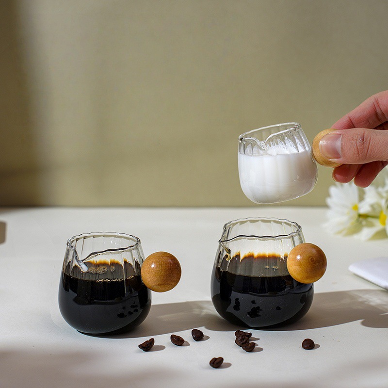 Кружка для молока из высокобorosilicate стекла с круглой ручкой, вертикальный узор, термостойкая, простая, маленькая молочная чашка