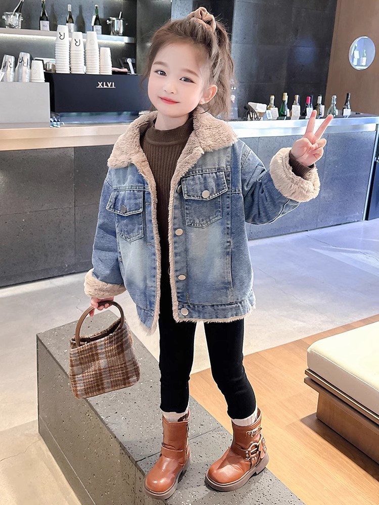 Girls' Denim and Velvet Jacket Autumn and Winter 2024 New Western Style Little Girl Baby Korean Clothes Children's Winter Clothes