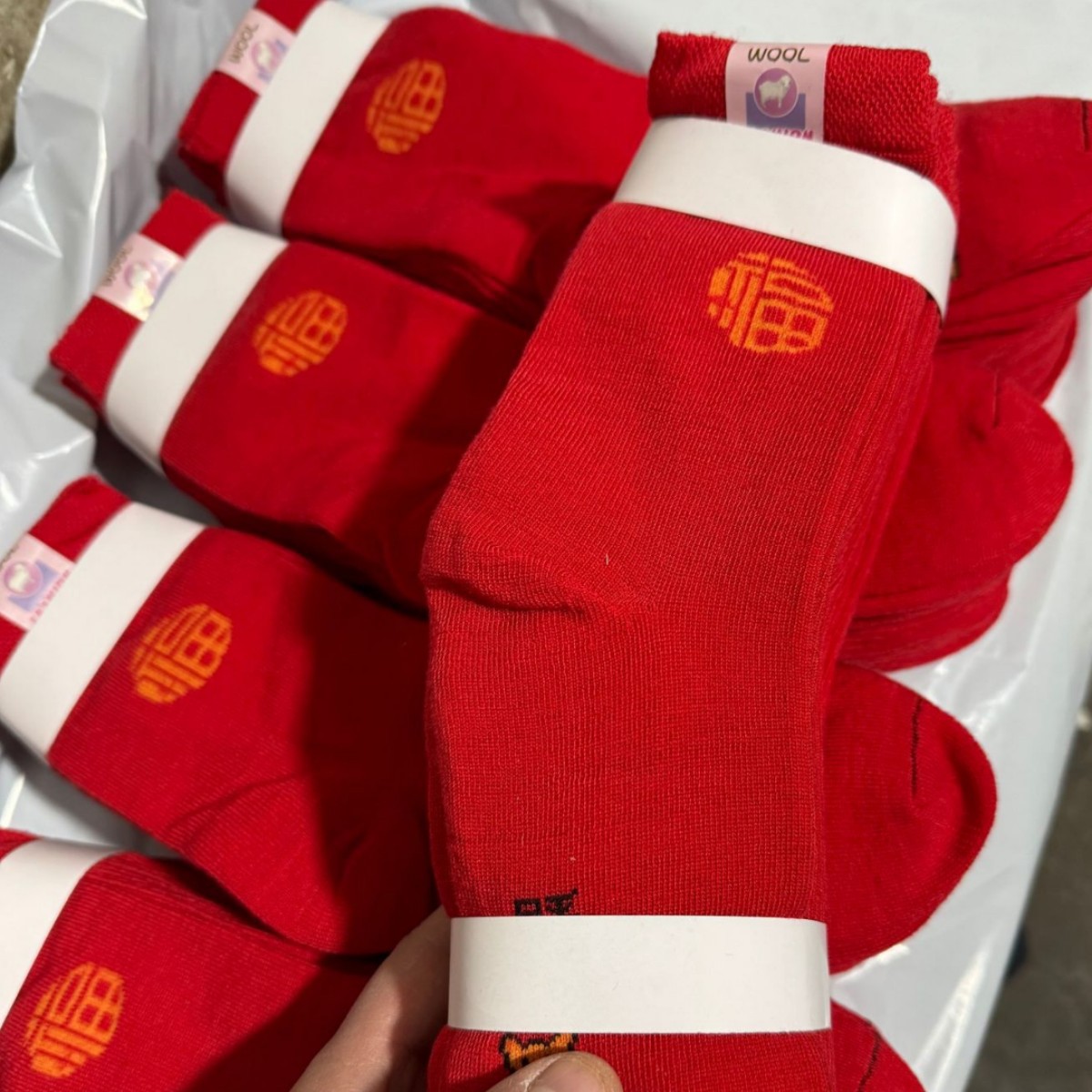 Красные носки на год зодиака, длинные, новогодние, для мужчин и женщин, недорогие носки с интернет-знаменитостями