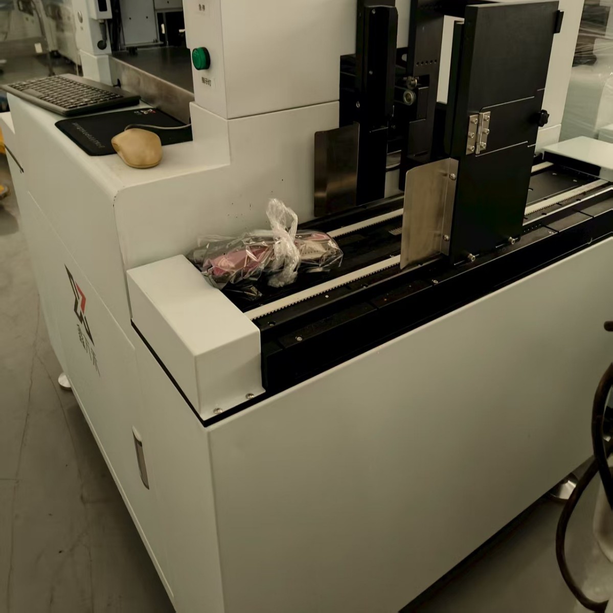 Transfer of Idle Xinwanhe Dispensing Machine, Fully Automatic High-Speed Dispensing Machine X600-A, in Good Condition