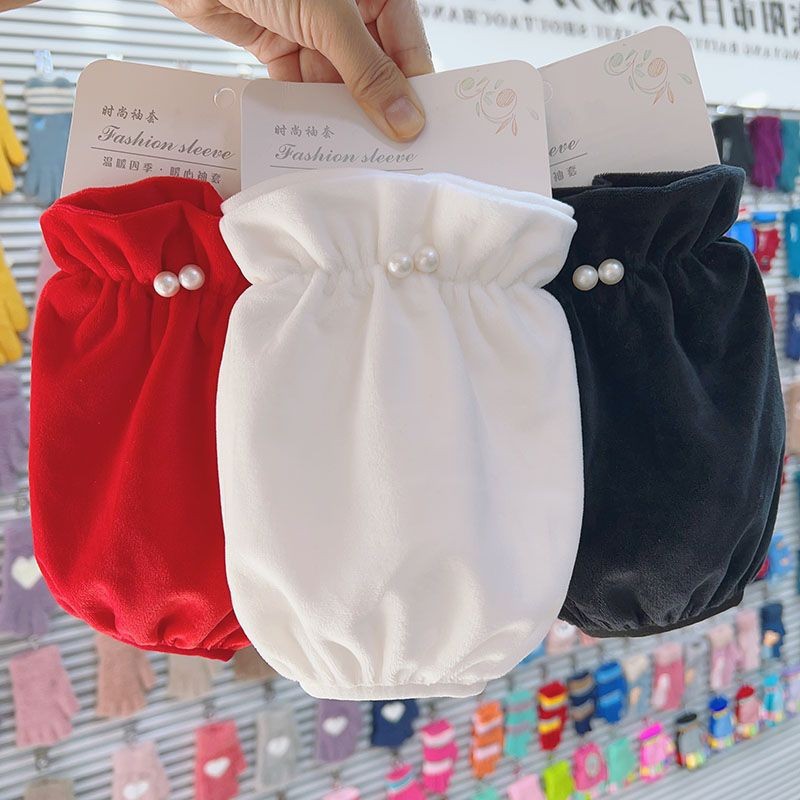 Sleeve pearl cover women's autumn and winter anti-fouling head cute plush short student work black red white cover cross-border